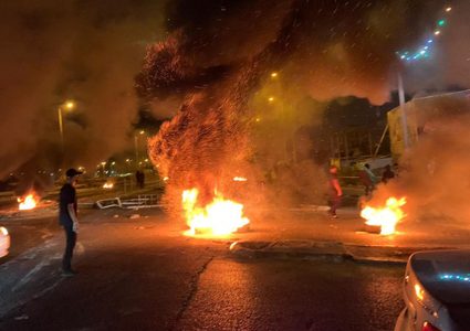 اعتقالات في عدة بلدات مع تواصل المظاهرات الاحتجاجية