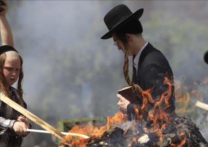 أهالي عصيرة القبلية يتصدون لمحاولة مستوطنين إحراق منزلين