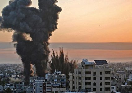 مسؤولون إسرائيليّون يطالبون بوقف العدوان على قطاع غزة