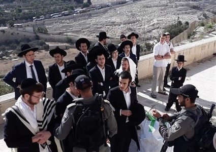 اقتحام المستوطنين مقبرة باب الرحمة وساحة الغزالي قرب باب الأسباط