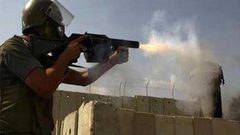 الاحتلال يصيب شابين ويعتقل أحدهما خلال مواجهات شرق طوباس