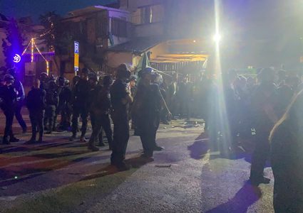 إصابة طفلة بجروح خطيرة في حي الشيخ جراح