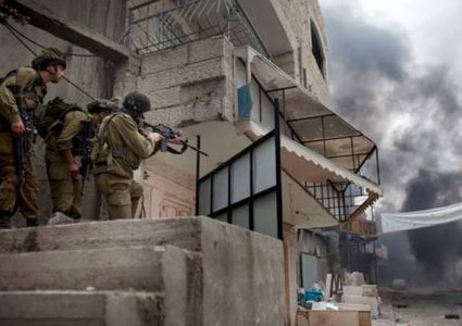 جنود الاحتلال يعتلون أسطح منازل في حوارة ويحولونها لثكنات عسكرية