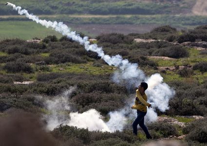 إصابتان بالرصاص خلال صد هجوم للمستوطنين في بروقين غرب سلفيت