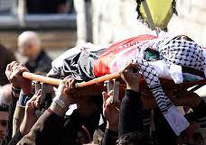 جماهير غفيرة تشيع الشهيدين برناط والكاشف في رام الله