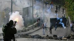 حالات اختناق في مواجهات مع الاحتلال غرب جنين