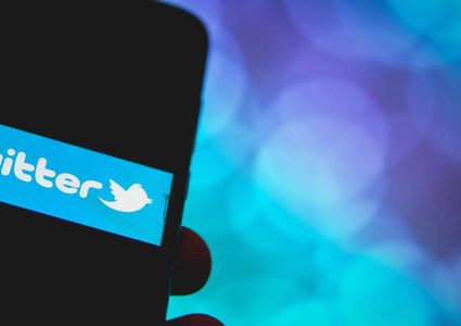 تويتر يطلق سياسة توثيق جديدة لحسابات مستخدميه