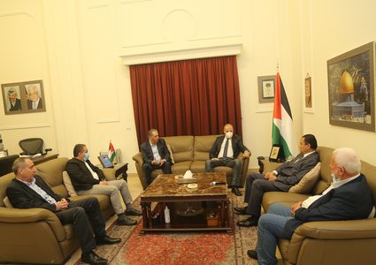 بيروت:وفد من الحزب الاشتراكي واللقاء الديمقراطي زار سفارة فلسطين