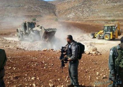 الاحتلال يشق طريقا لصالح بؤرة استيطانية مقامة على أراضي يعبد