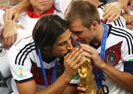 بطل العالم سامي خضيرة يعلن اعتزاله كرة القدم مع نهاية الموسم