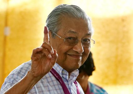 مهاتير محمد يعرب عن تضامنه مع فلسطين