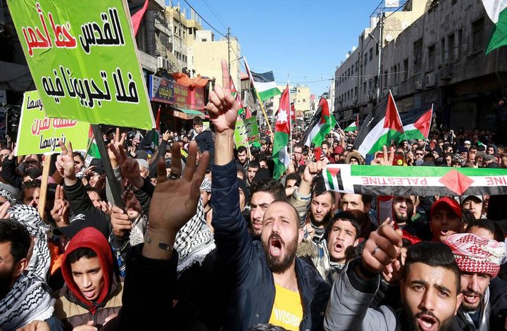 آلاف الأردنيين يتظاهرون دعما لفلسطين