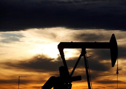 أسعار النفط تقفز متأثرة بمخاوف إعصار في خليج المكسيك