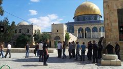 الاحتلال يقتحم المسجد الأقصى ويعتدي على المصلين