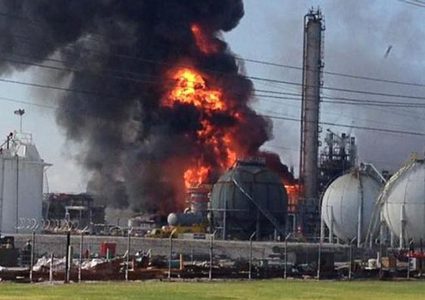 إصابة 9 أشخاص بانفجار في مصنع كيماويات في إيران