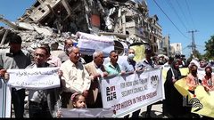 مسيرة تندد باستهداف الاحتلال للمؤسسات الإعلامية في غزة