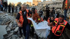 انتشال جثامين 4 شهداء شرق خان يونس