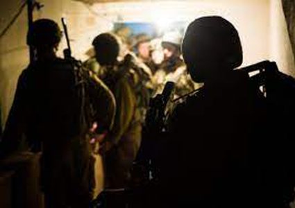 اعتقالات ومداهمات بالضفة