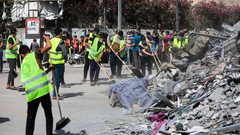 "حنعمرها" أكبر حملة تطوعية لتنظيف غزة من آثار الحرب، يشارك فيها  أكثر من ألف شاب وفتاة في غزة، بمبادرة تطوعية شعبية تنظمها البلدية تهدف لتنظيف شوارع القطاع من آثار الحرب التي استمرت 11 يوما
