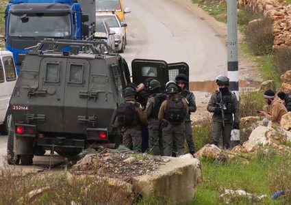 الاحتلال يغلق بوابة عابود شمال رام الله