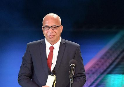 أول تعليق من الفنان المصري شريف الدسوقي بعد بتر قدمه