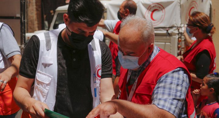 غزة: "الهلال الأحمر" يتسلم شحنة مساعدات كويتية