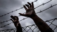 الإحتلال يحول أسيرا الى الإعتقال الإداري