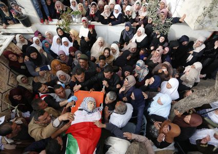 تشييع جثمان الشهيد حمايل إلى مثواه الأخير في بلدة بيتا جنوب نابلس