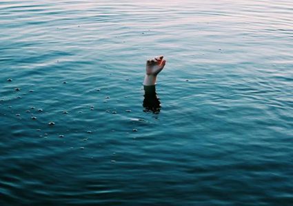 وفاة طفلة غرقاً في بحر رفح جنوب غزة