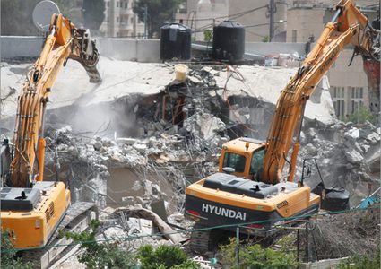 بيت لحم:سلطات الاحتلال تجبر مواطنا على هدم منزله ومزرعته