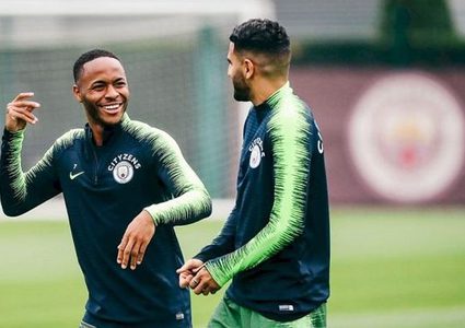 مانشستر سيتي يعرض محرز وسترلينج للبيع