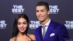 صديقة رونالدو تحسم الجدل وتكشف مصيره