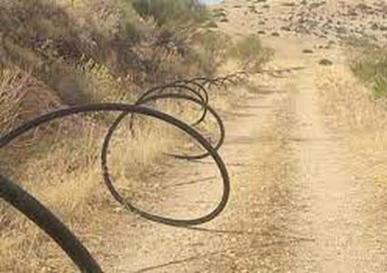 مستوطنون يمددون خطوط مياه في الأغوار بهدف السيطرة على الأراضي