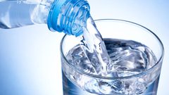 خبيرة: الماء أفضل المشروبات للجسم