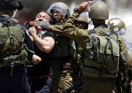 قوات الاحتلال تعتقل 26 مواطنا من الضفة