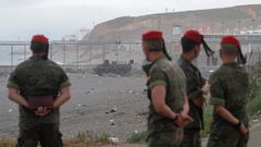 إسبانيا تضع قواتها في حالة تأهب تحسبا لأي مشاكل مع المغرب