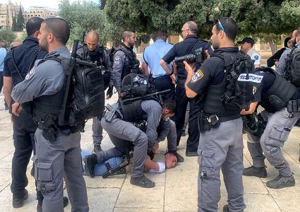 شرطة الاحتلال تعتقل 11 شابا من كفر كنا داخل أراضي 48