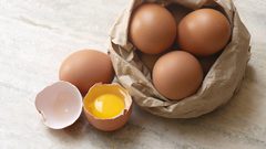 منها البيض.. أبرز الأطعمة التي لا يجب تناولها نيئة