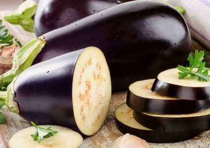 8 أطعمة لا يجب تناولها نيئة