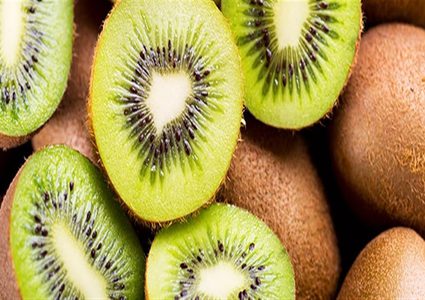 أطعمة مفيدة في علاج الإمساك أهمها... الكيوي