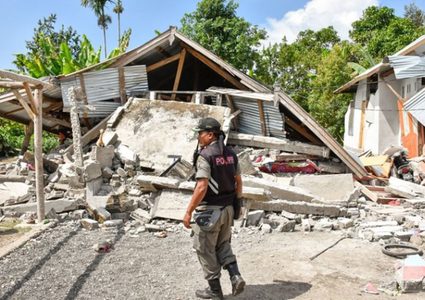 زلزال عنيف يضرب شرق إندونيسيا