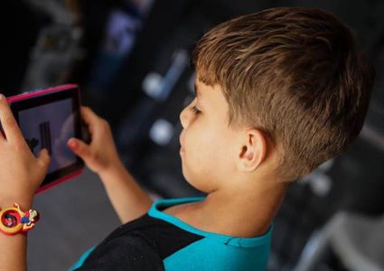 "تيك توك".. قنبلة موقوتة يلهو بها أطفالنا