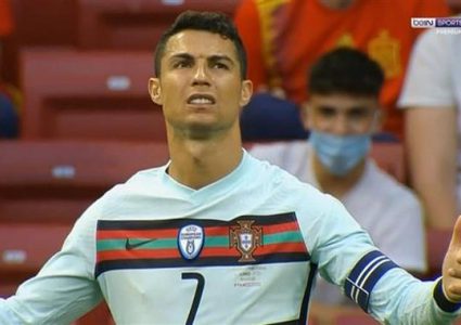 في "موقعة مدريد".. رونالدو يتعرض لـ"إهانة" غير متوقعة