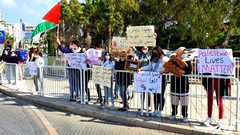 وقفتان احتجاجيتان في عكا وطمرة تنديدا بحملة الاعتقالات