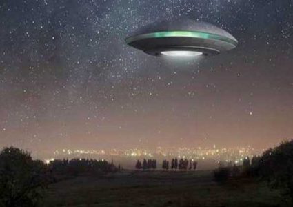 هل زارت كائنات فضائية كوكب الأرض؟