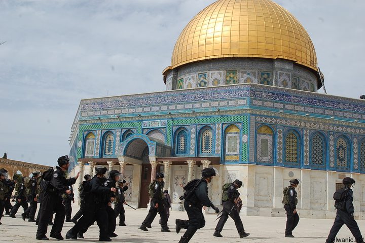 الأوقاف: الاحتلال أبعد 13 موظفا عن الأقصى منذ مطلع العام