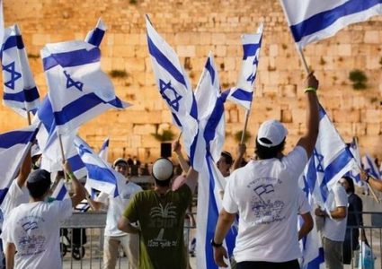 جيش الاحتلال: مسيرة الأعلام تنذر بتصعيد جديد في غزة والضفة