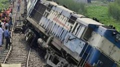مصرع أكثر من 30 شخصا باصطدام قطارين جنوب باكستان