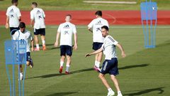 استبعاد بوسكيتس من معسكر منتخب إسبانيا