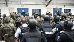 إصابة 3 أسرى إثر اقتحام قوات القمع قسم (7) بسجن "مجدو"